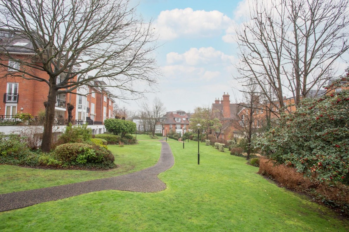 Finchley Road, Hampstead, London, NW3