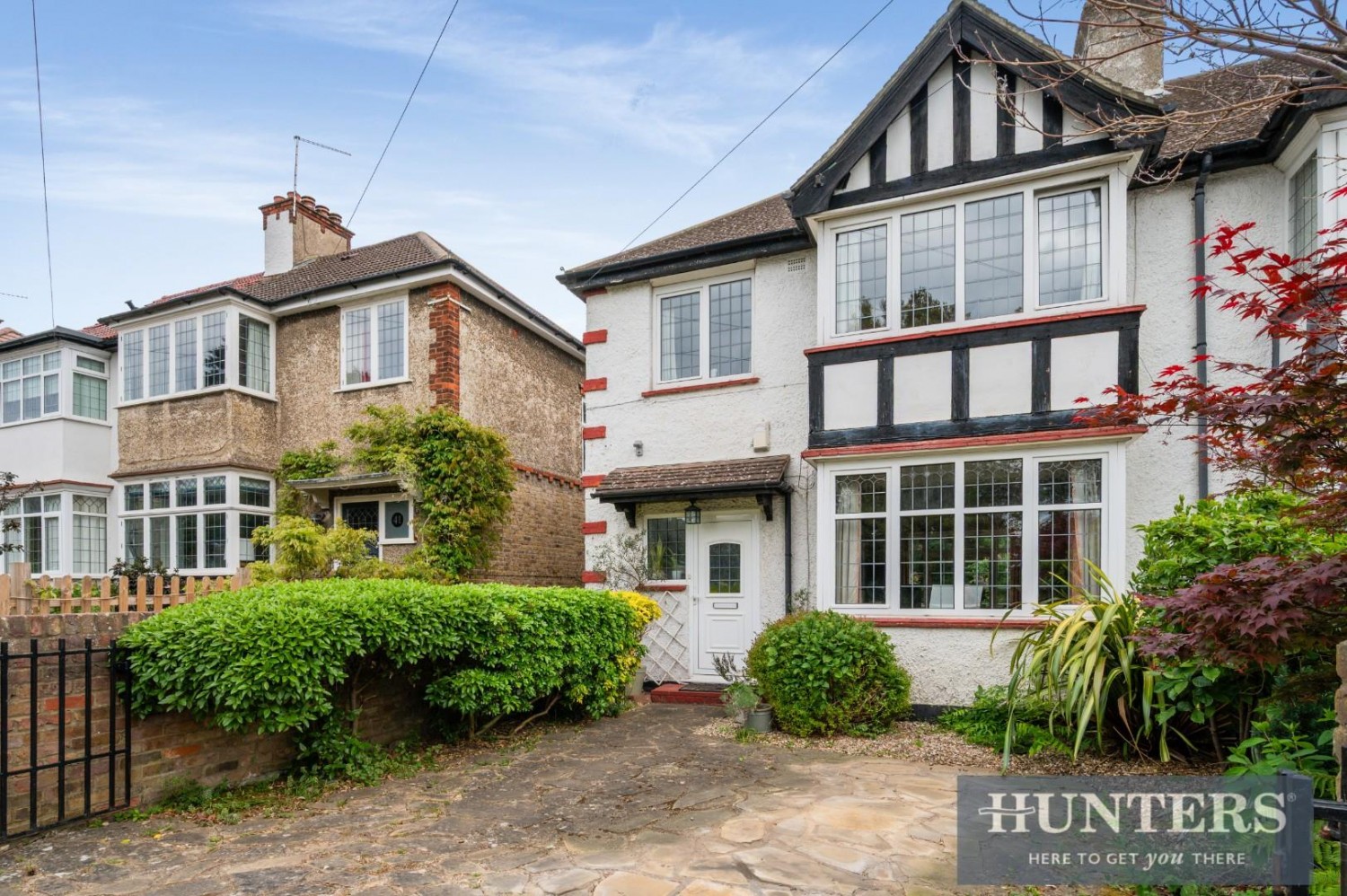 Harvard Road, Isleworth