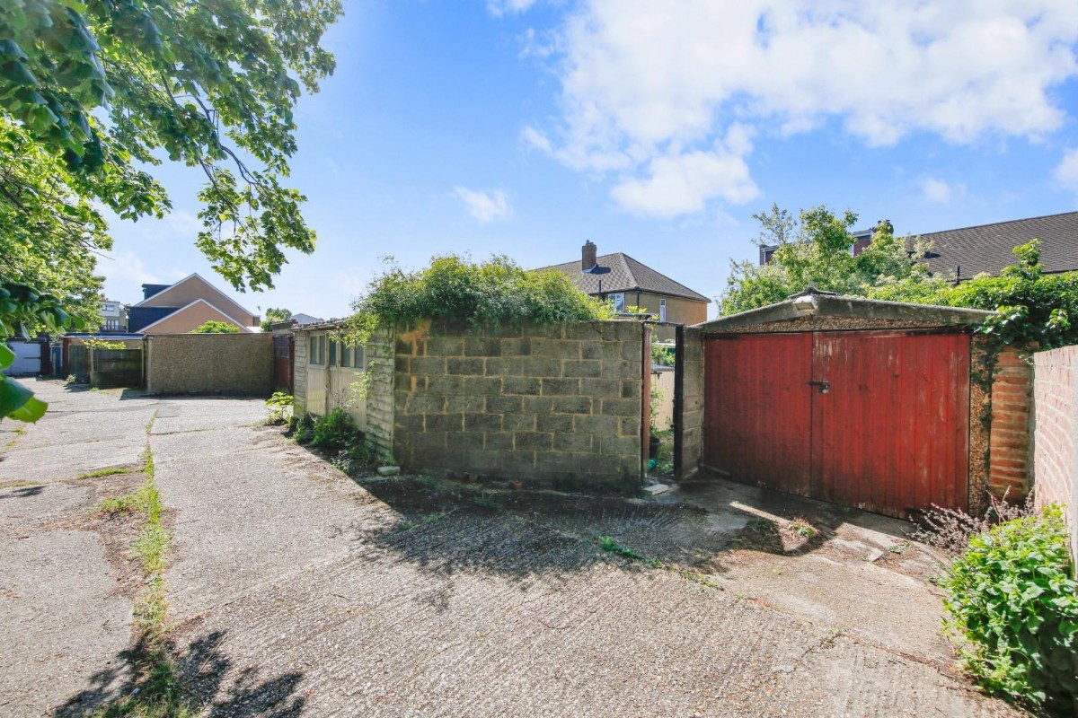 Gresham Drive, Chadwell Heath, RM6