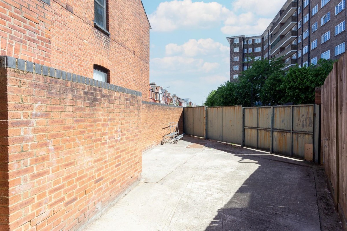 Larch Road, London, NW2