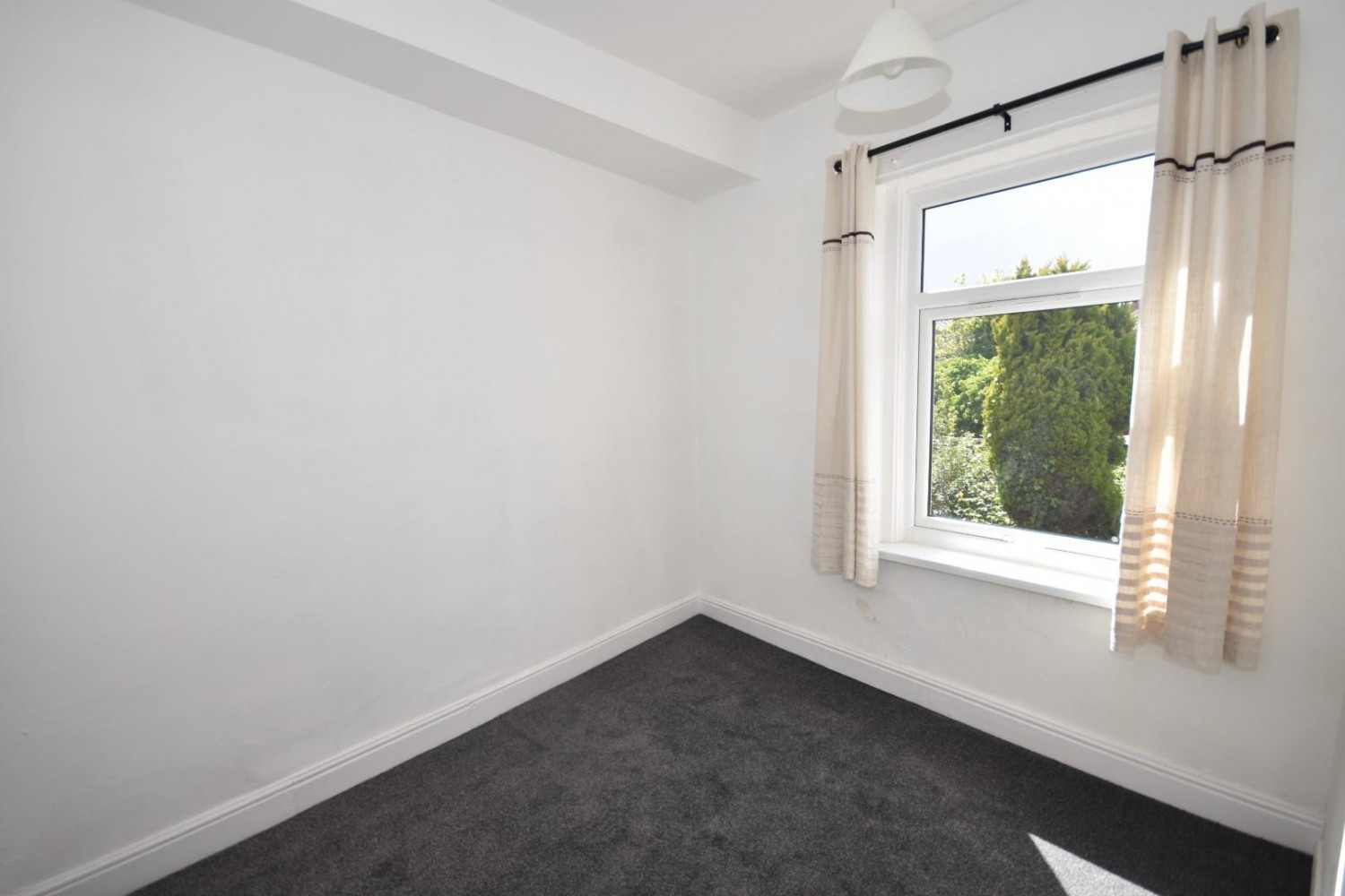 Sheffield Road, Whittington Moor, Chesterfield, S41 8LE