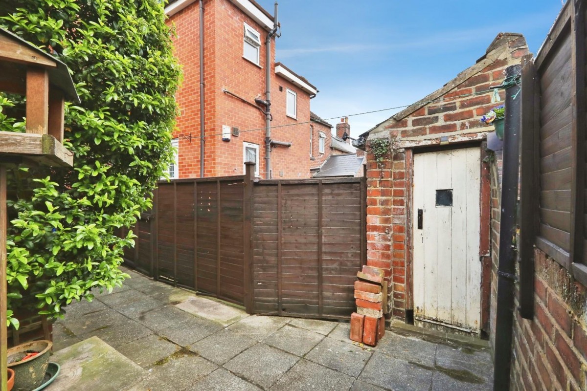 Meersbrook Avenue, Meersbrook, Sheffield, S8 9EB