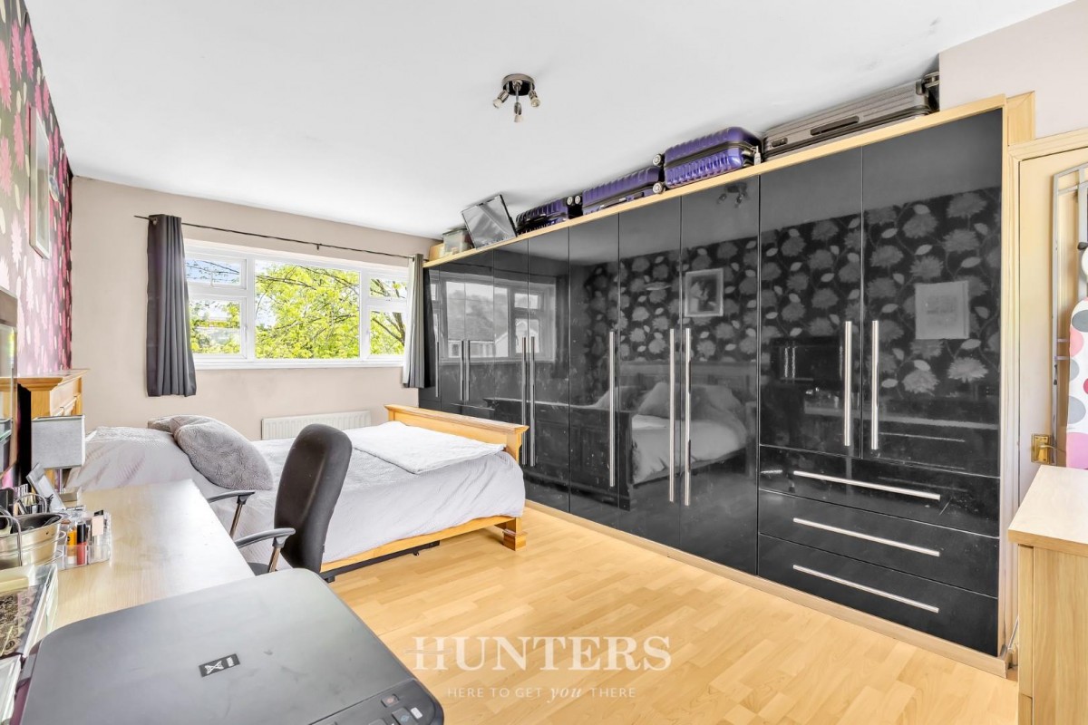 Whalley Road, Middleton M24