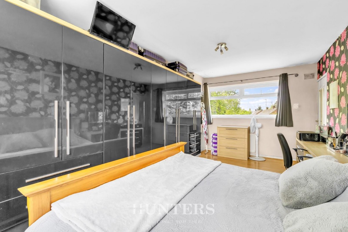 Whalley Road, Middleton M24