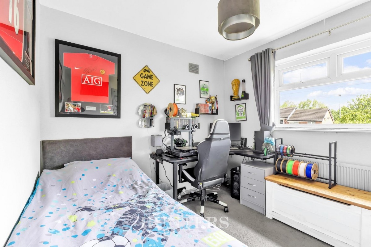 Whalley Road, Middleton M24