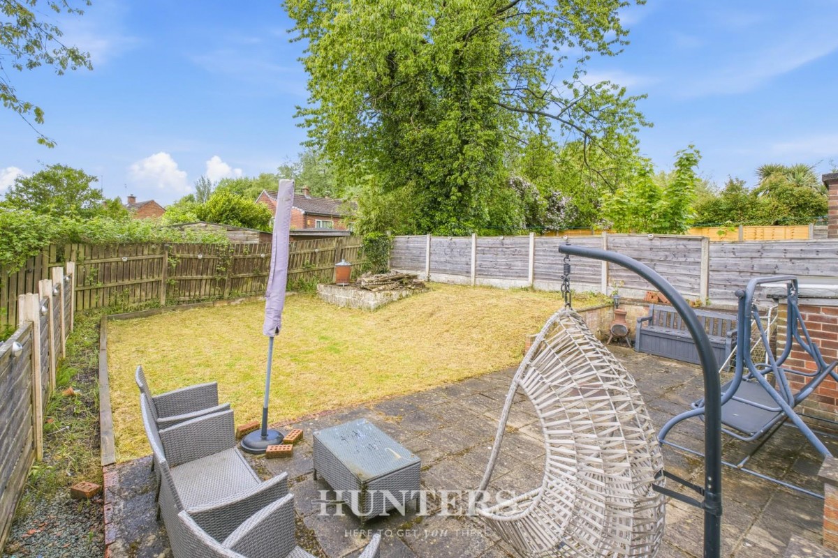 Whalley Road, Middleton M24