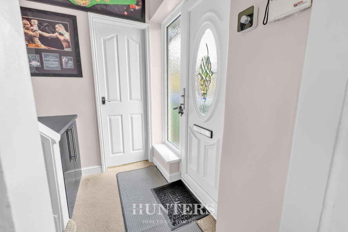 Whalley Road, Middleton M24
