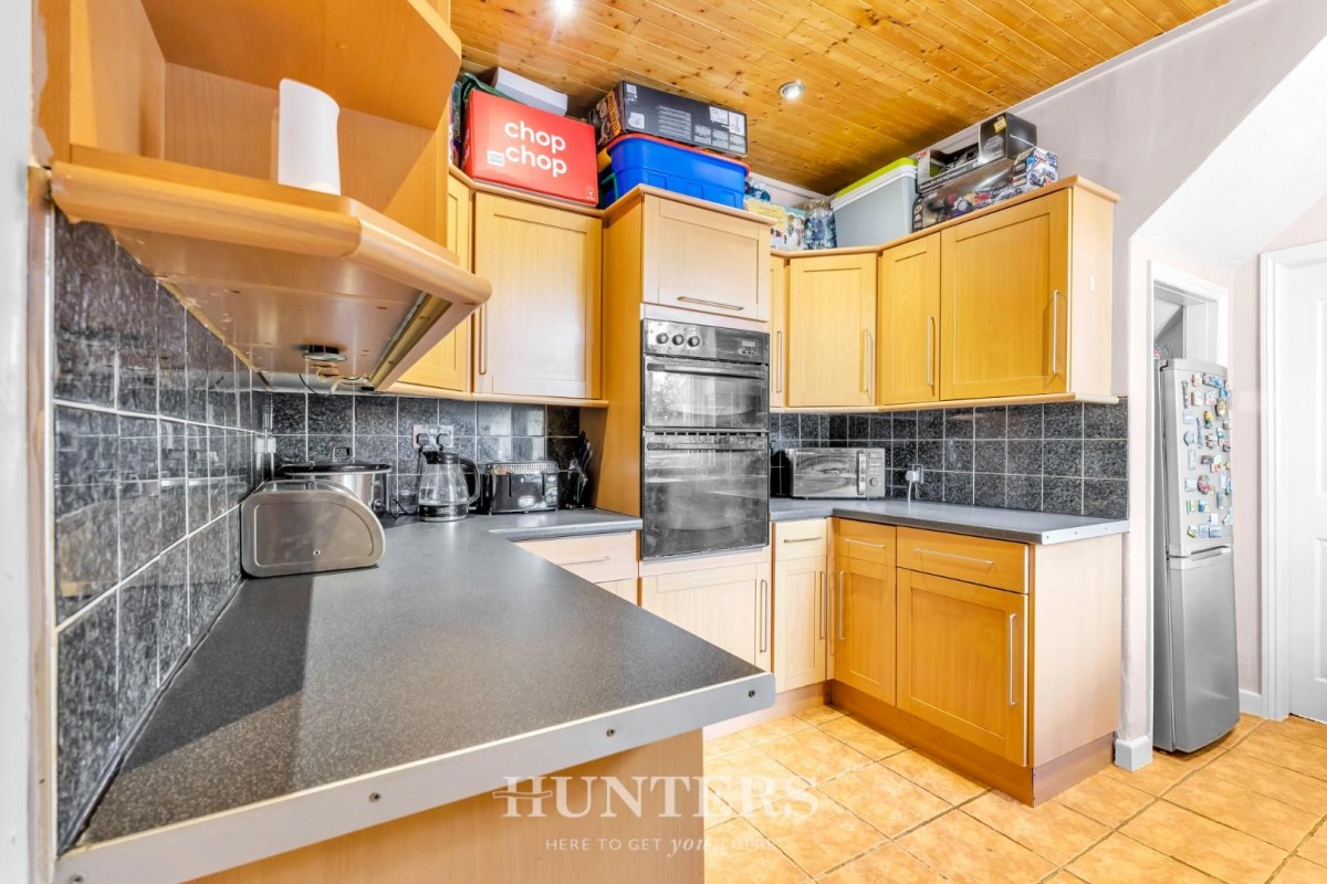 Whalley Road, Middleton M24
