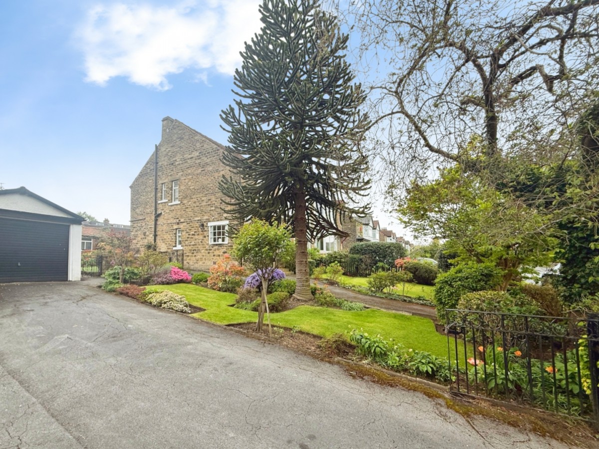 Kendall Avenue, Nab Wood