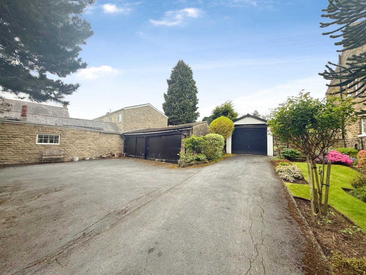 Kendall Avenue, Nab Wood
