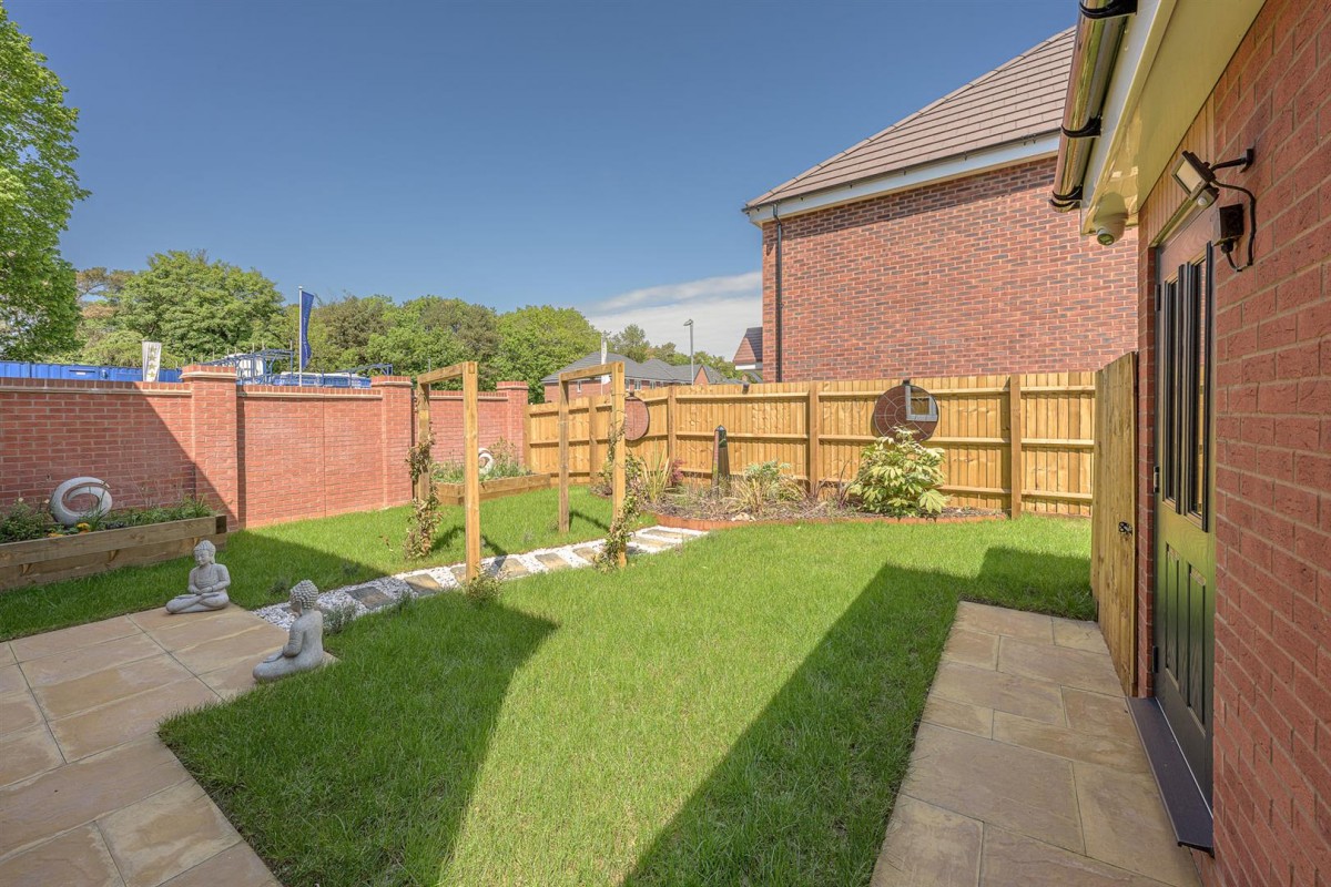 Pauline Hayward Drive, Blakedown, Kidderminster, DY10 3GU