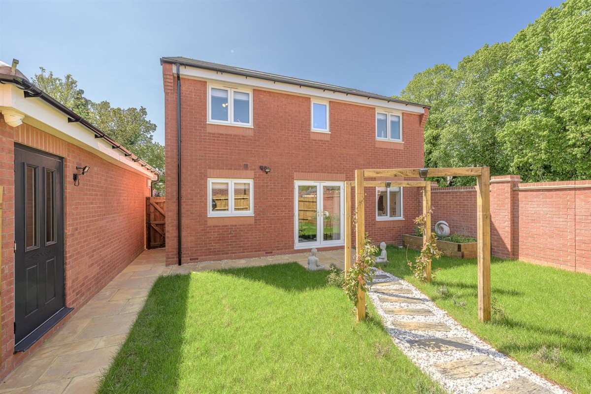 Pauline Hayward Drive, Blakedown, Kidderminster, DY10 3GU