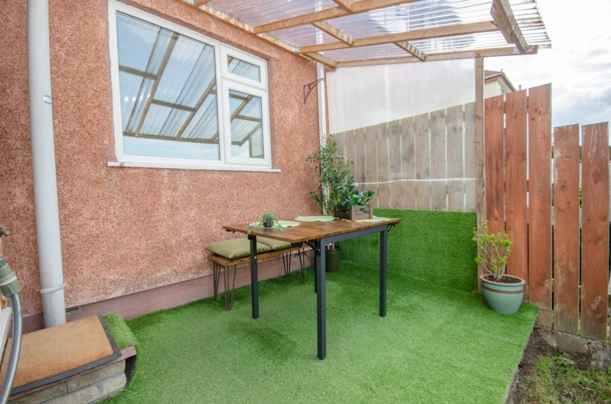 Station Road, Kingswood, Bristol, BS15 4XT