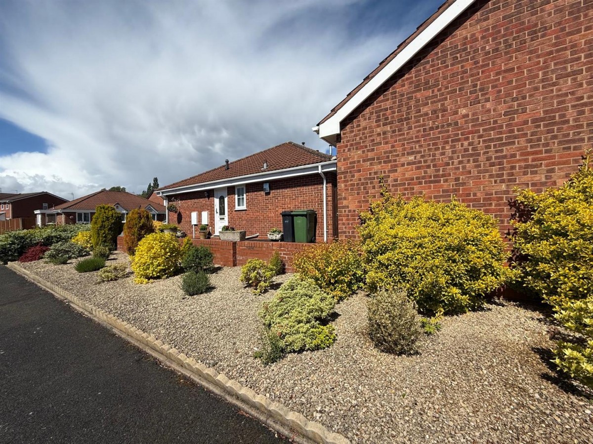 Fieldfare Close, Cradley Heath, B64 5QH