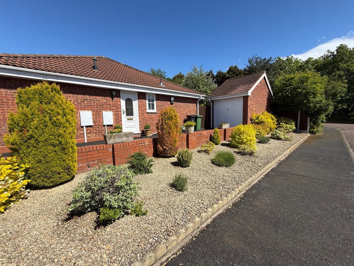 Fieldfare Close, Cradley Heath, B64 5QH