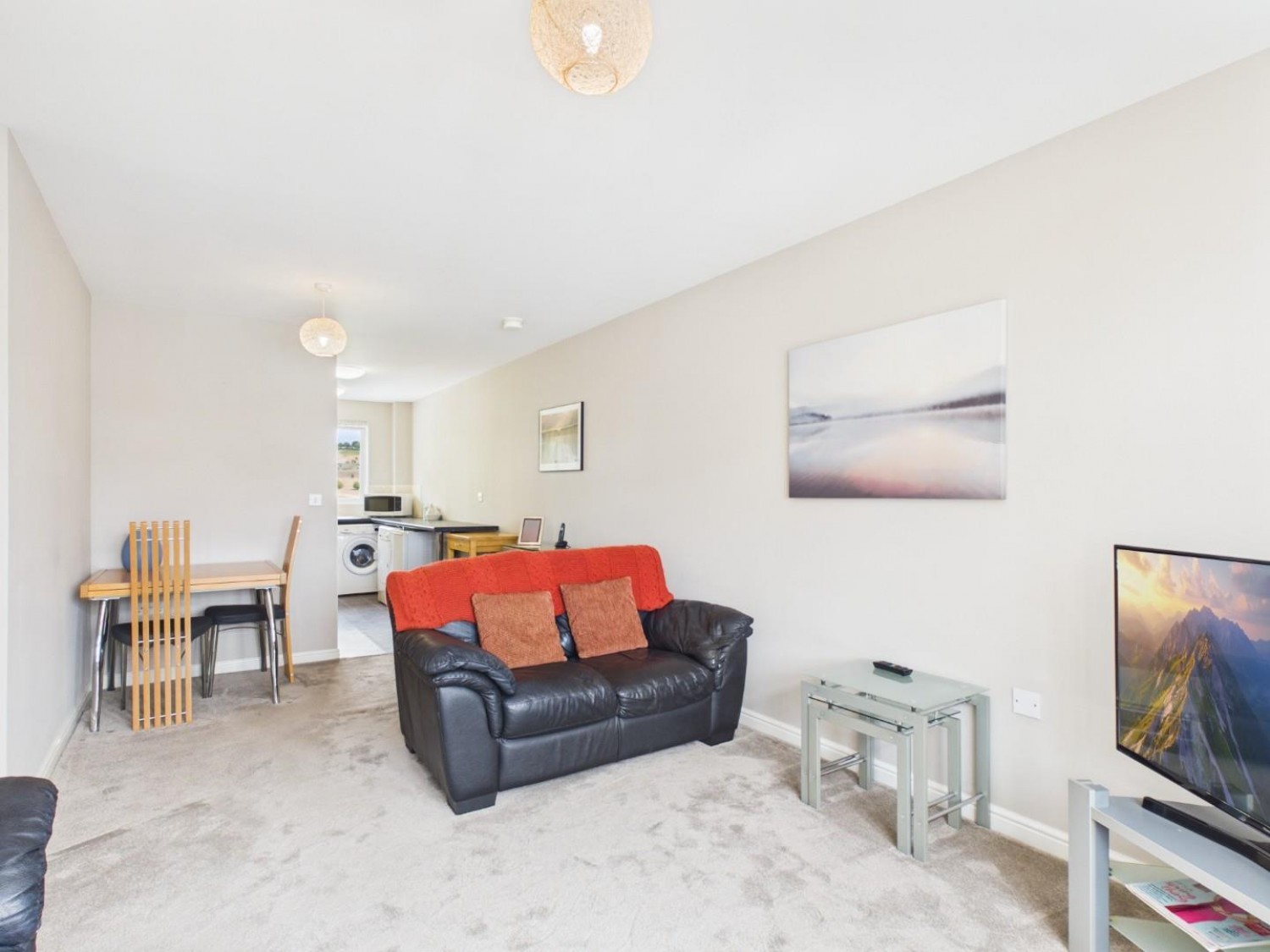 Odile Mews, Bingley