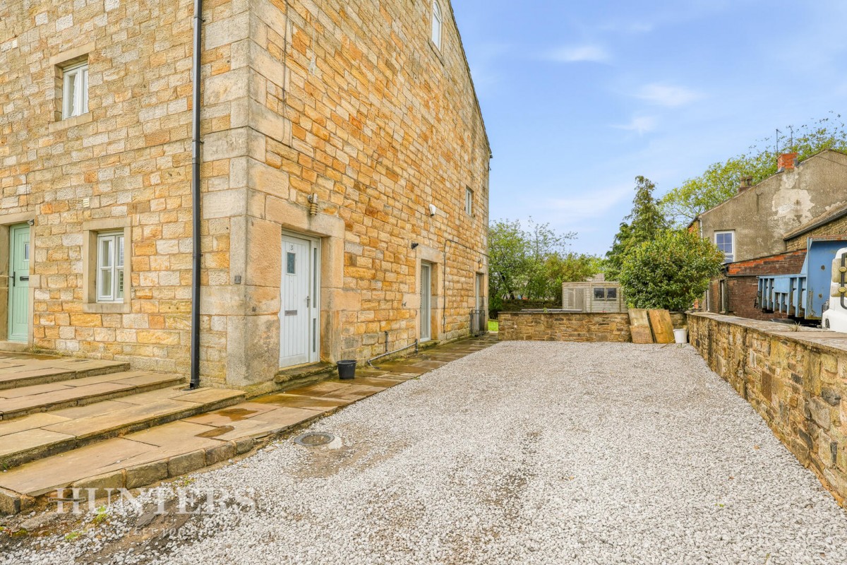 Eafield Barn, Smithy Bridge OL15 8HR