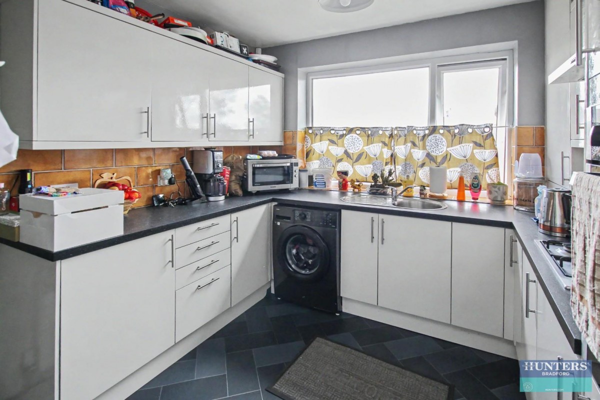 Warwick Road, Bradford, BD4 7RA