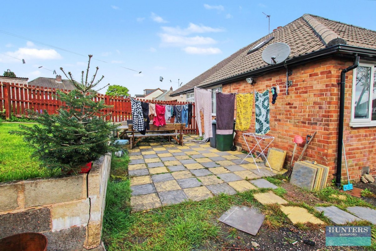 Warwick Road, Bradford, BD4 7RA