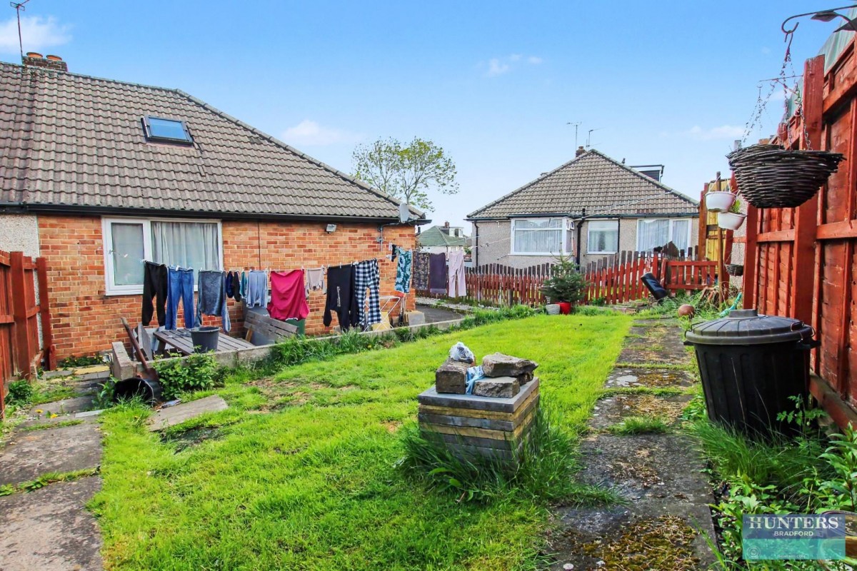 Warwick Road, Bradford, BD4 7RA