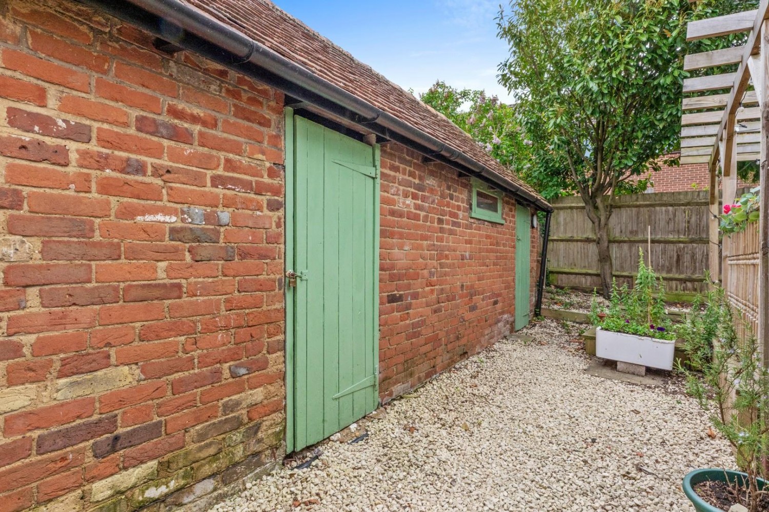 White Lion Road, Amersham, Buckinghamshire, HP7 9JR