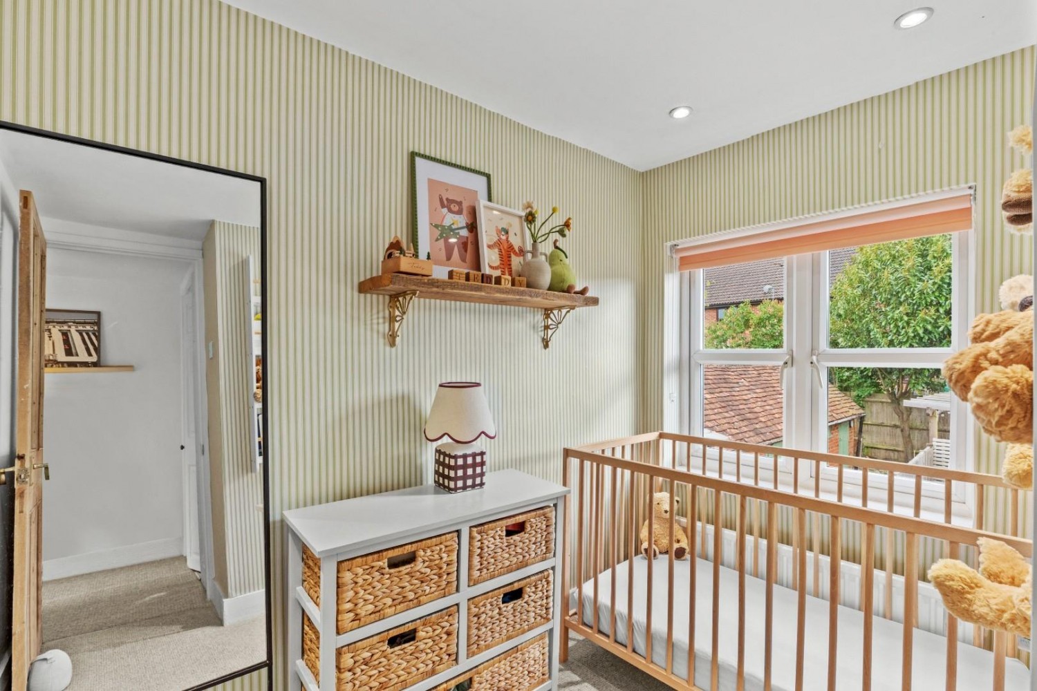 White Lion Road, Amersham, Buckinghamshire, HP7 9JR