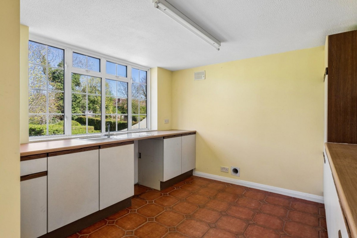 Longfield Drive, Amersham, Buckinghamshire, HP6 5HD
