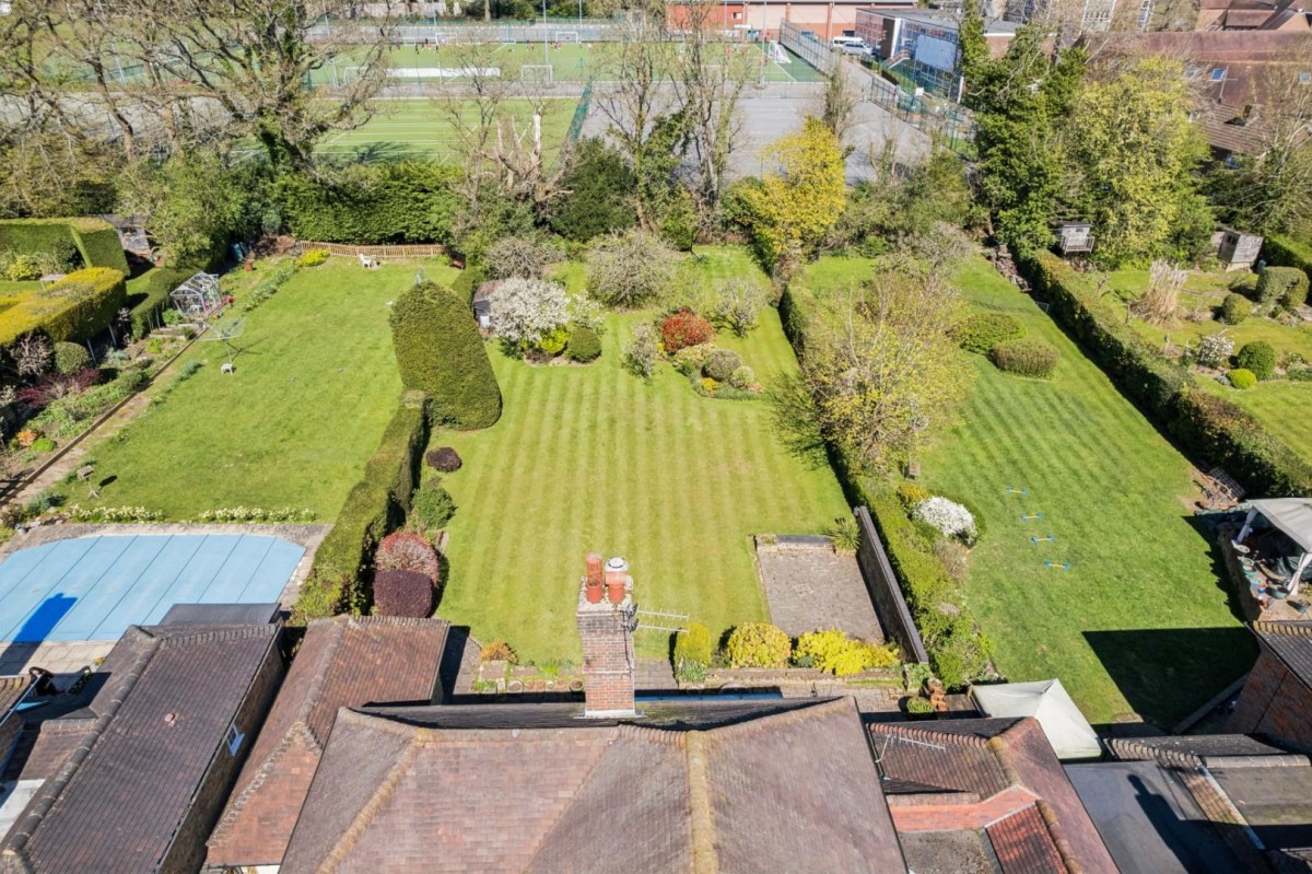 Longfield Drive, Amersham, Buckinghamshire, HP6 5HD