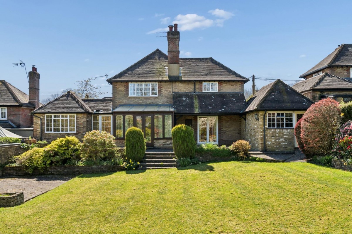 Longfield Drive, Amersham, Buckinghamshire, HP6 5HD