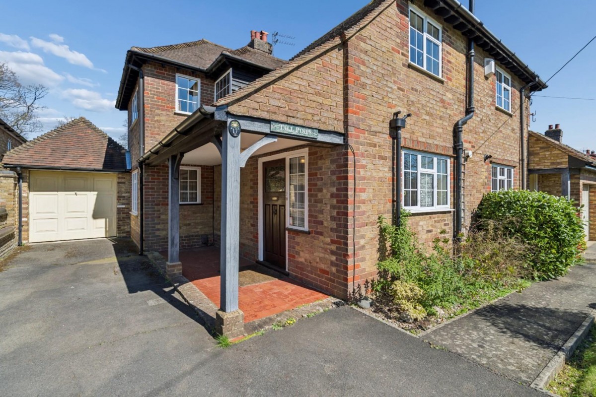 Longfield Drive, Amersham, Buckinghamshire, HP6 5HD