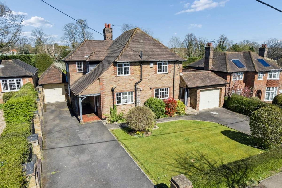 Longfield Drive, Amersham, Buckinghamshire, HP6 5HD