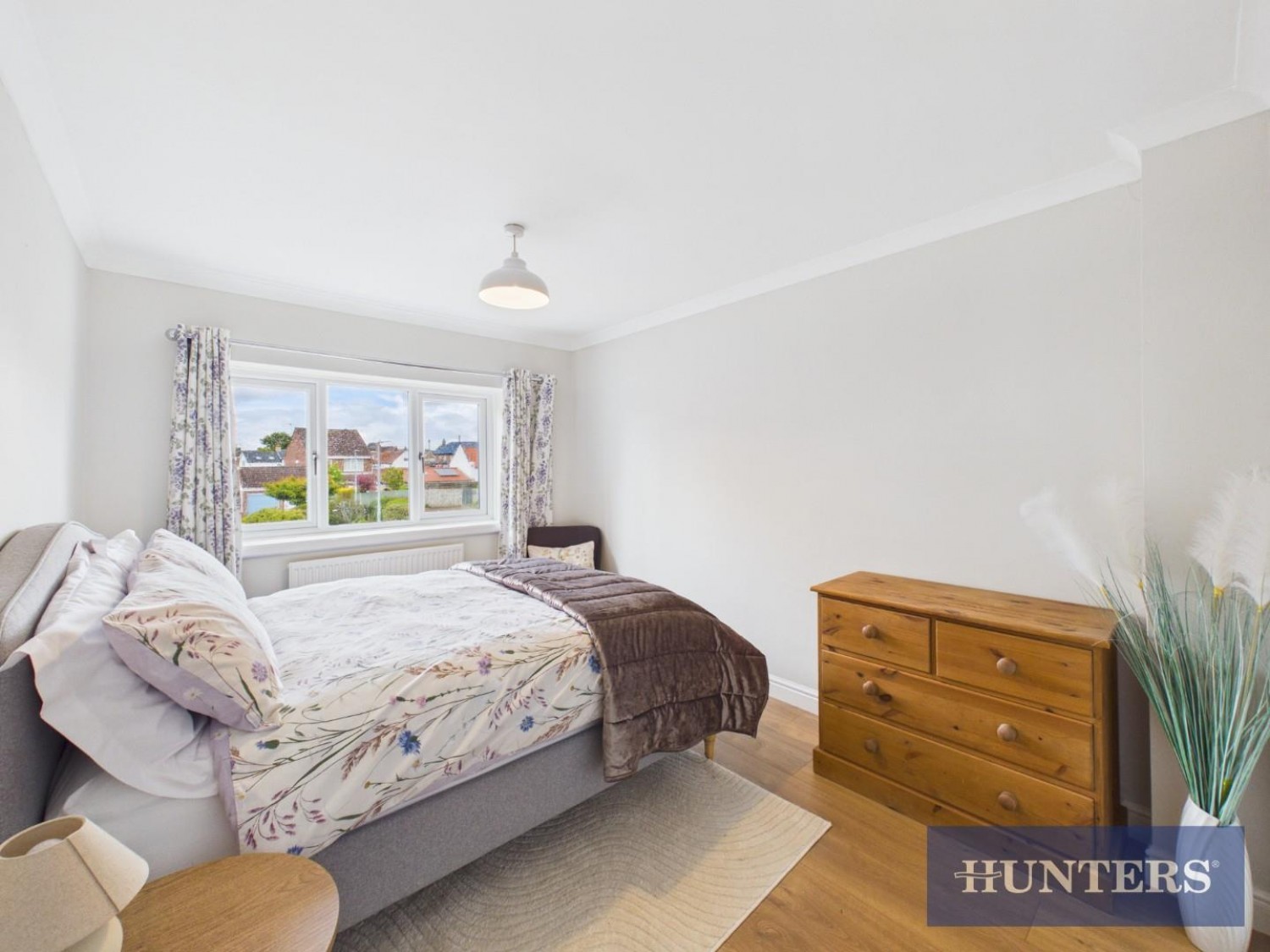 4 bedroom House for sale in Vicarage Lane, Bempton, Bridlington