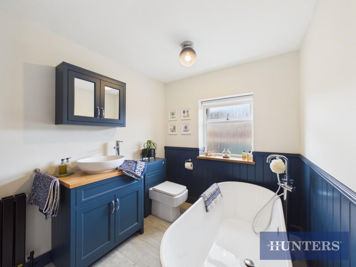 4 bedroom House for sale in Vicarage Lane, Bempton, Bridlington