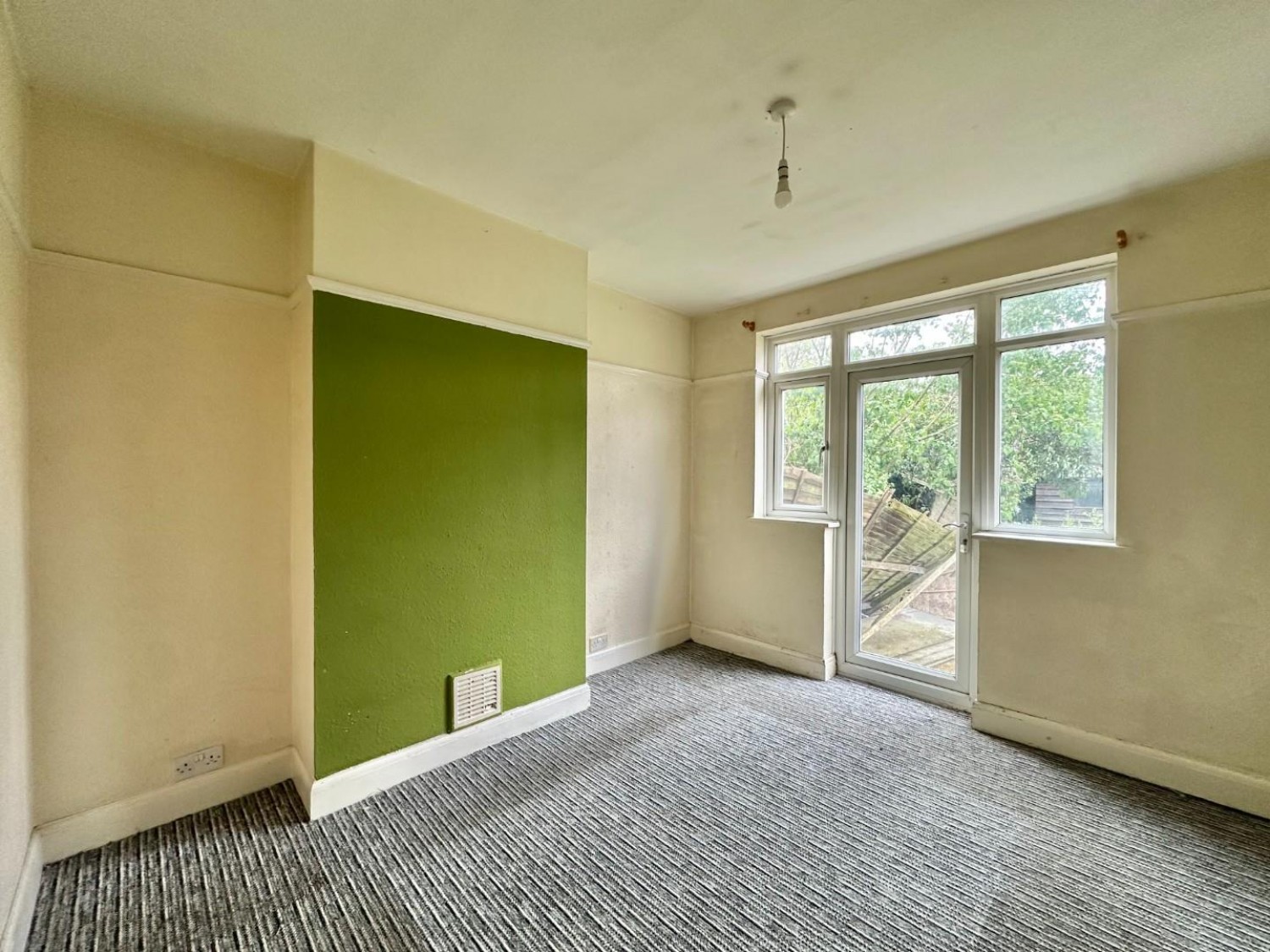 Nield Road, Hayes