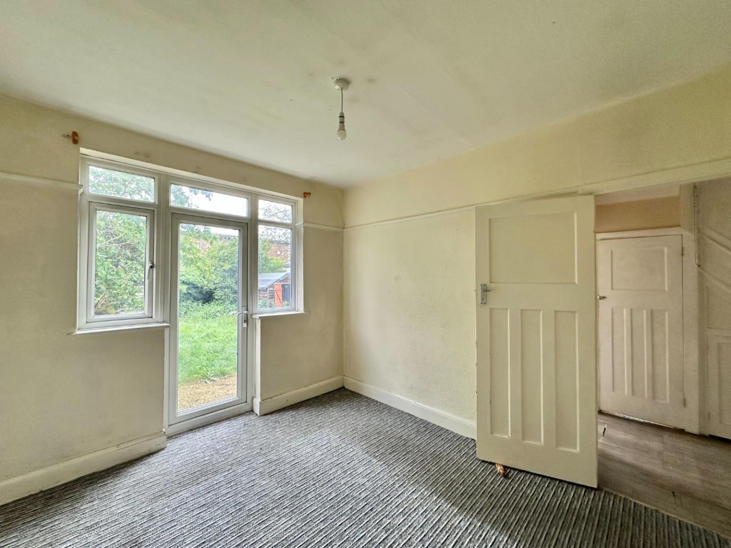 Nield Road, Hayes