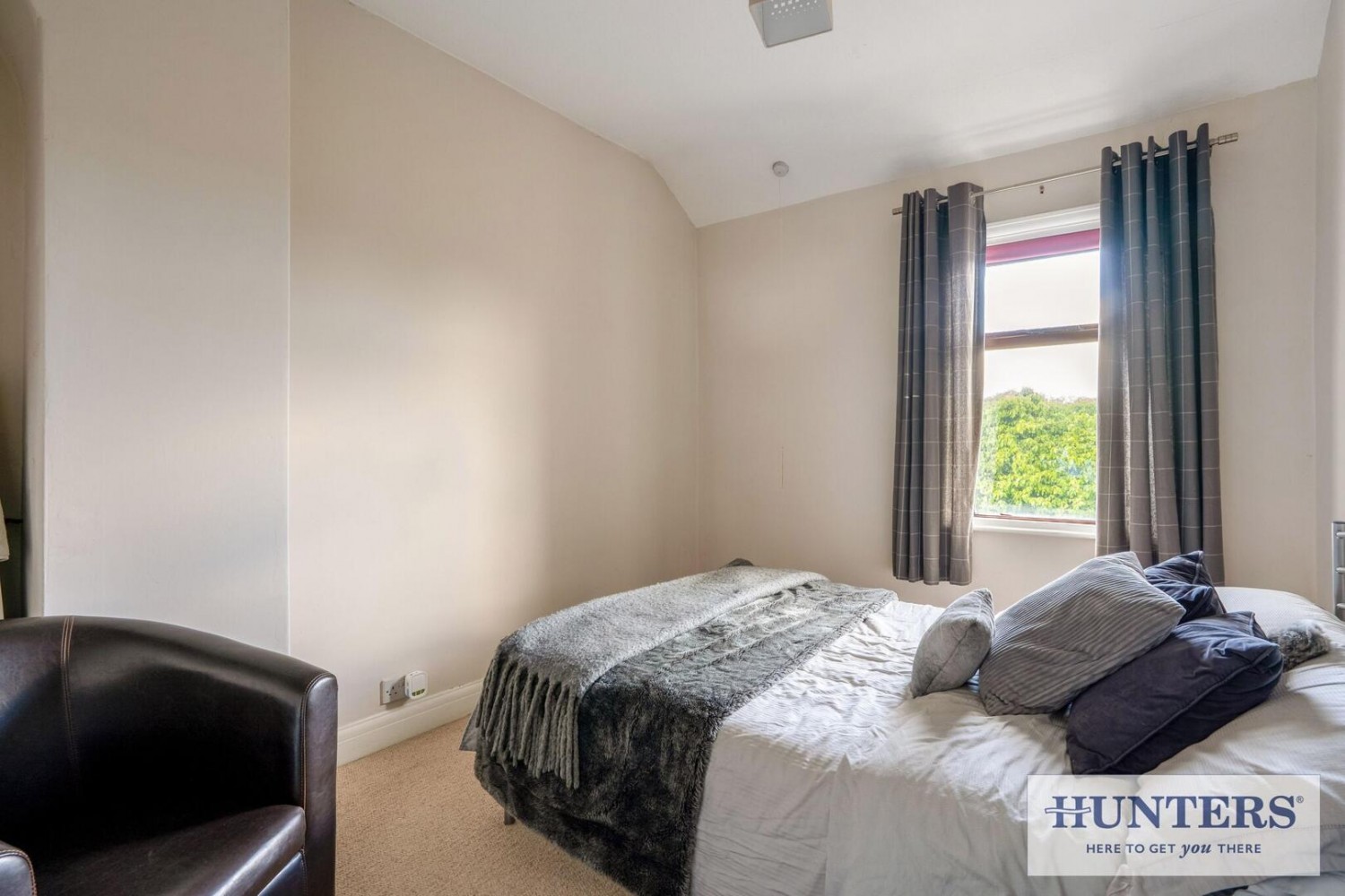 3 bedroom House for sale in Rufford Drive, Yeadon, Leeds
