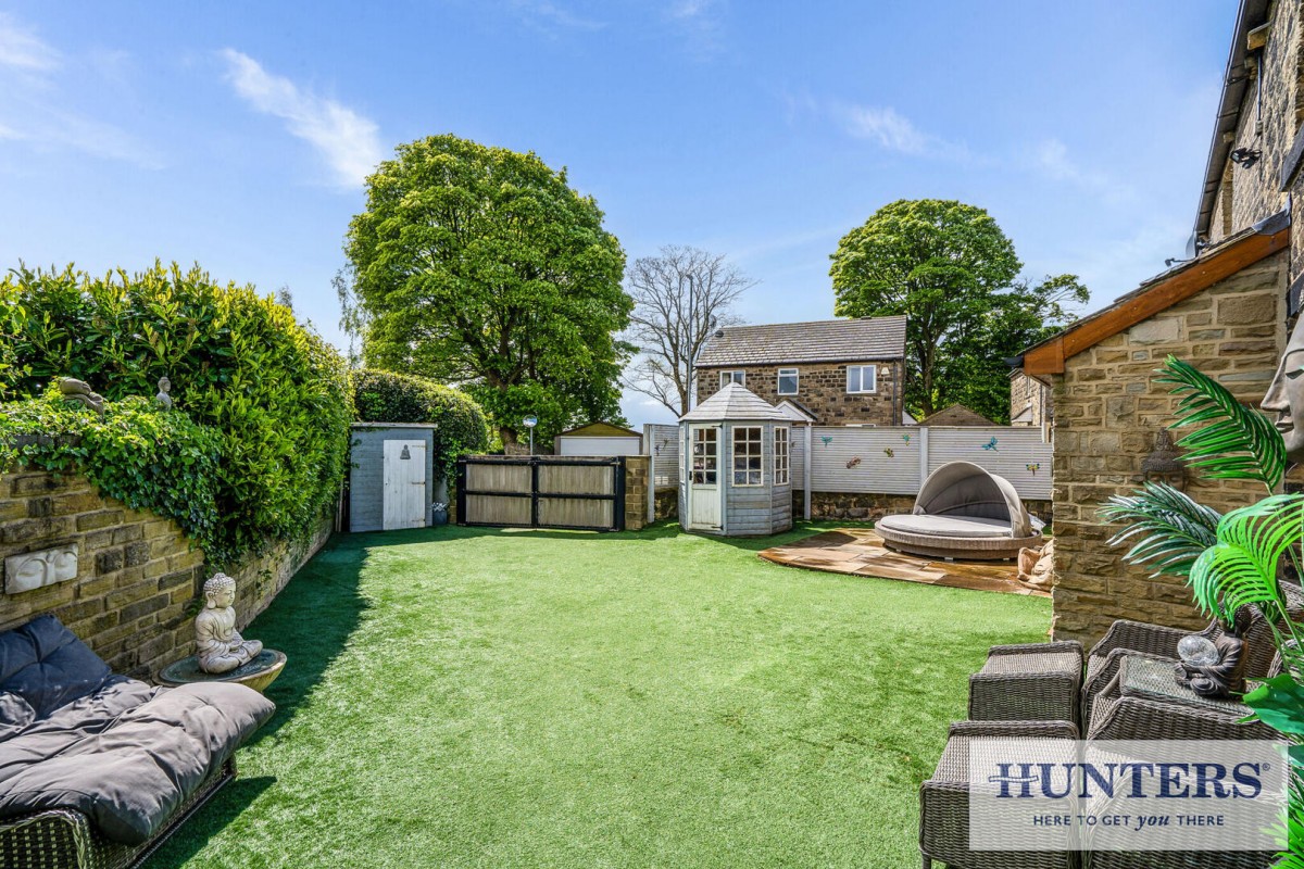 Larkfield Road, Rawdon, Leeds