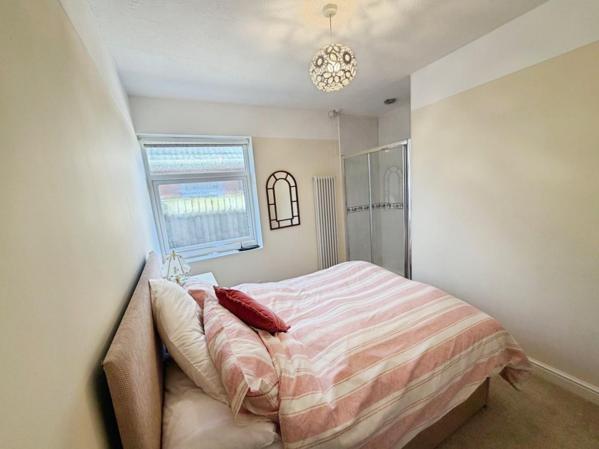 Glenesk Road, Great Sutton