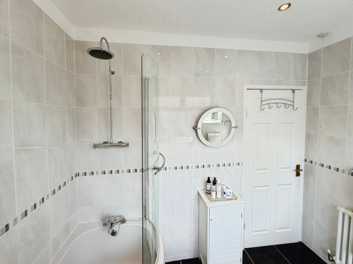 Glenesk Road, Great Sutton