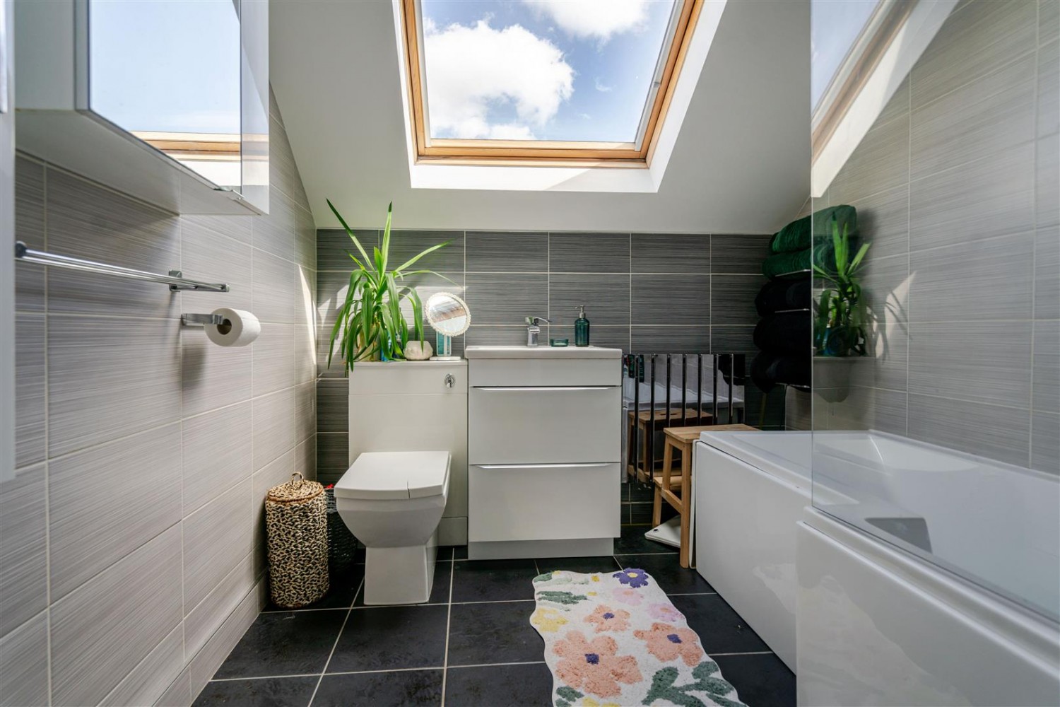 2 bedroom Flat for sale in Guest Street, Leigh