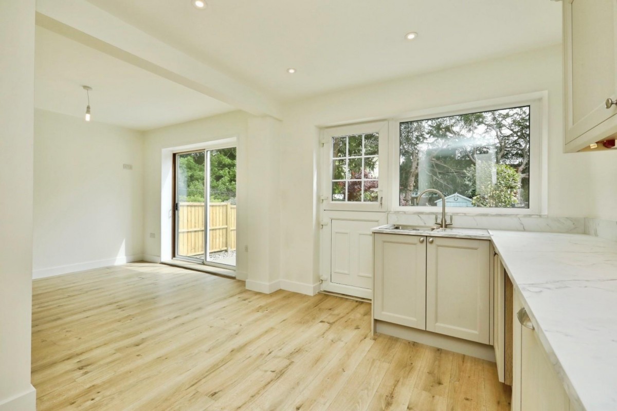 James Andrew Crescent, Greenhill, Sheffield, S8 7RJ
