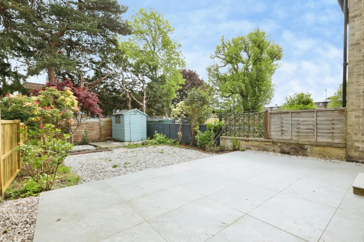 James Andrew Crescent, Greenhill, Sheffield, S8 7RJ