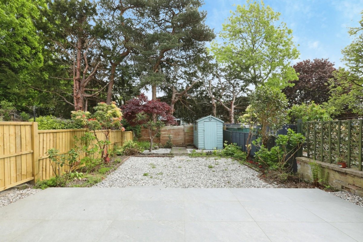 James Andrew Crescent, Greenhill, Sheffield, S8 7RJ