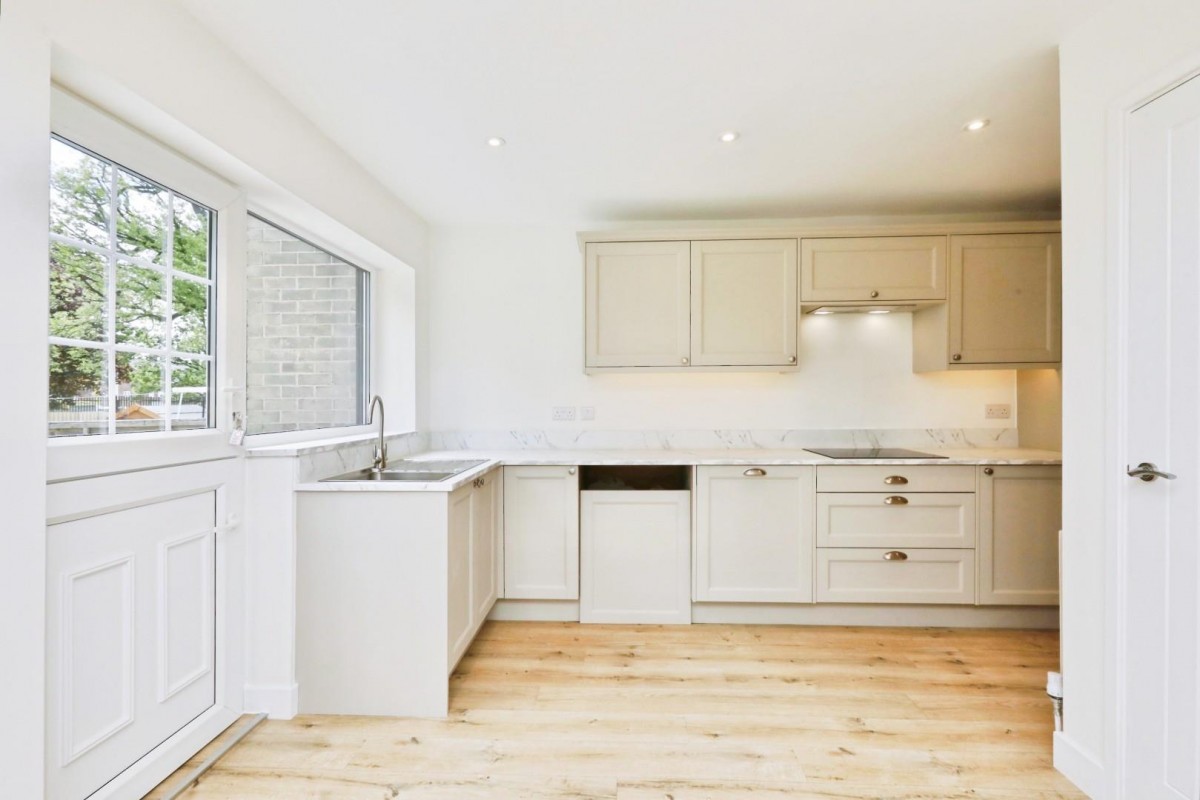 James Andrew Crescent, Greenhill, Sheffield, S8 7RJ