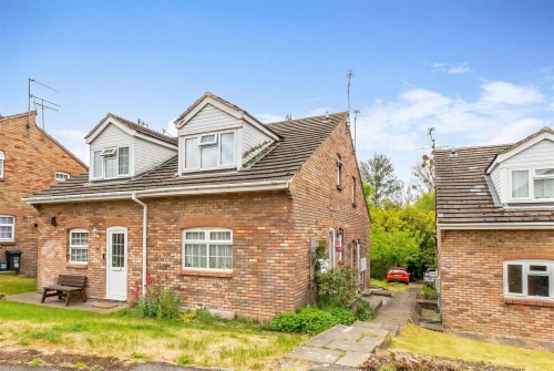Hunters Close, Tring