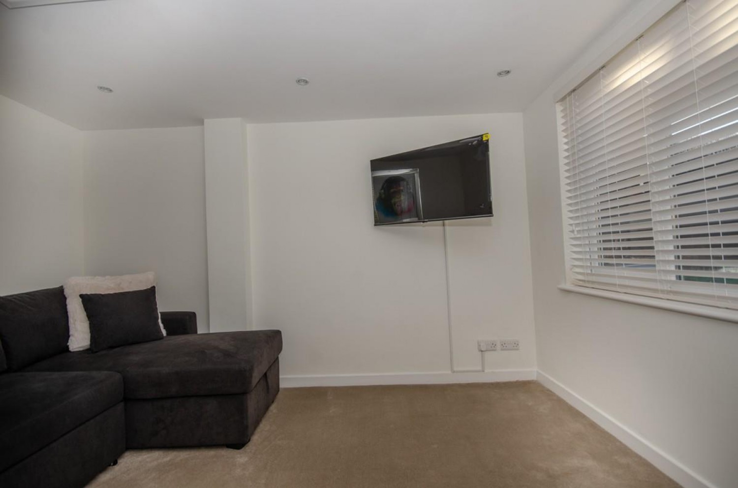 Boscombe Crescent, Downend, Bristol, BS16 6QT