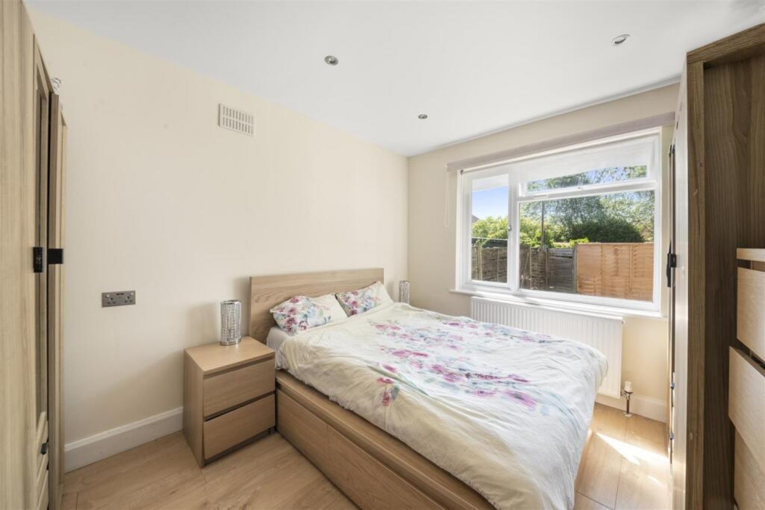 2 bedroom Flat for sale in Stratford Road, Hayes