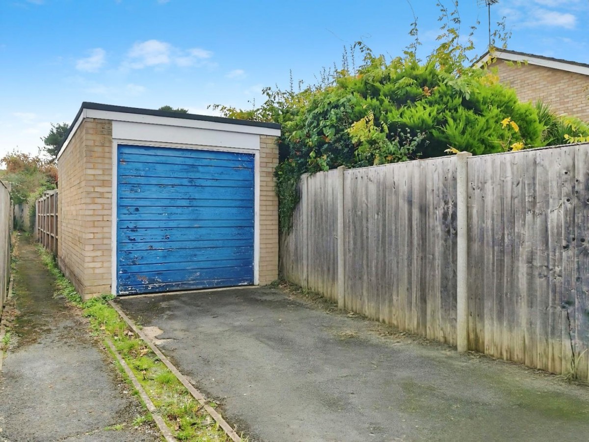 Mornington Avenue, Finchampstead, Wokingham, RG40 4UE
