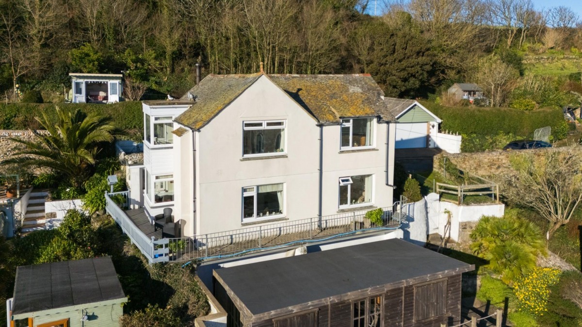 1087 sq ft home in Marazion