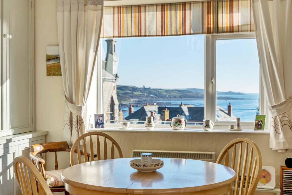 1087 sq ft home in Marazion